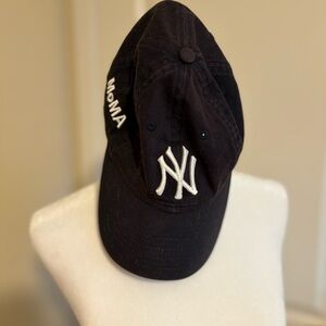 Navy NY Yankees x MoMA Logo Baseball Cap